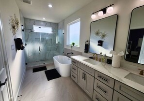 House, Smoking | 3 bedrooms, desk - Stylish Houston Home Near NRG (Houston)