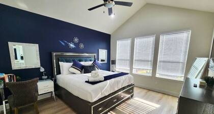 Chic Med Center Retreat w Yard