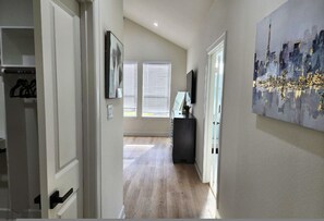 独立别墅 | 3 多间卧室、办公桌