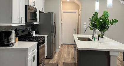 Modern 3BR in Gated Community Near Downtown