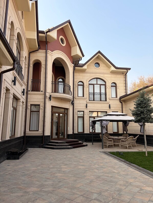Exterior - Symphony Boutique (Tashkent)