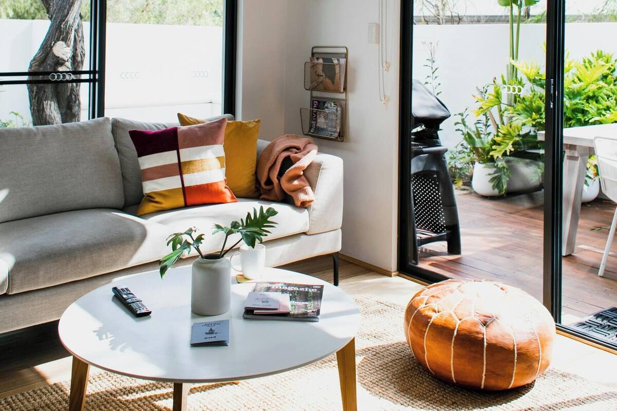 Deluxe-Doppelzimmer, Blick auf den Innenhof | Hochwertige Bettwaren, Minibar, Zimmersafe, Schreibtisch