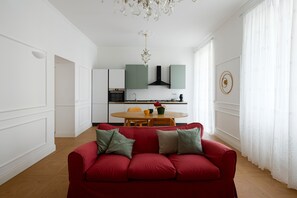 Interior - Bright Luxury Apartment in Rome (Rome)