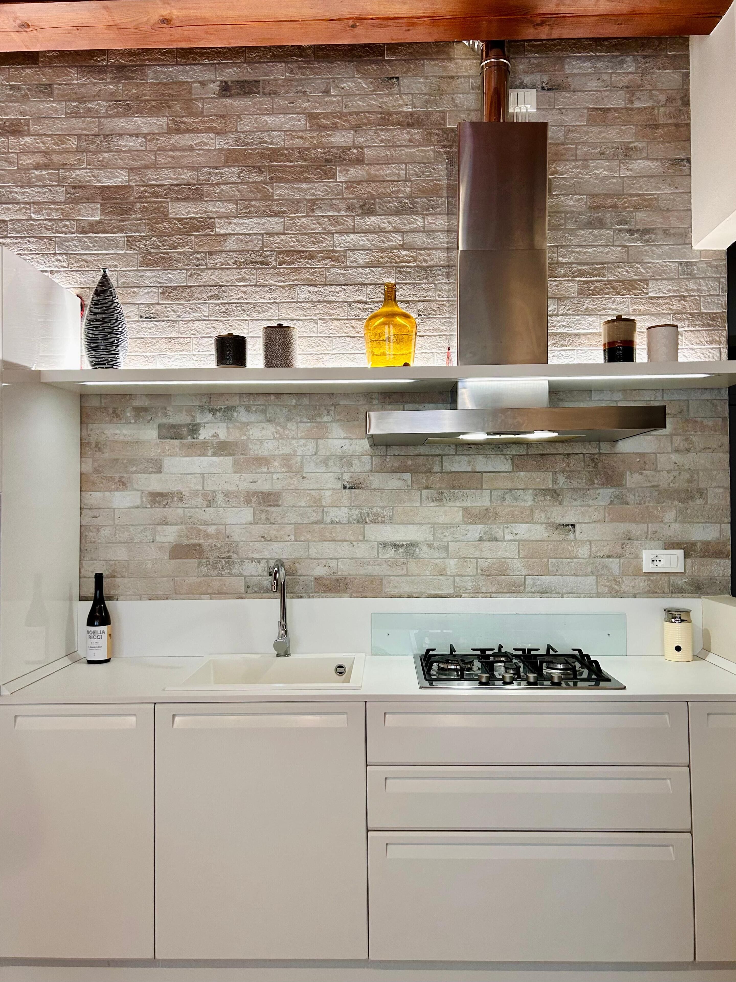 Réfrigérateur, four, plaque de cuisson, lave-vaisselle