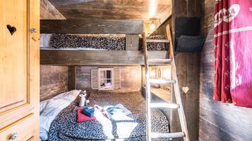 3 chambres, fer et planche Ă repasser, Wi-Fi, draps fournis