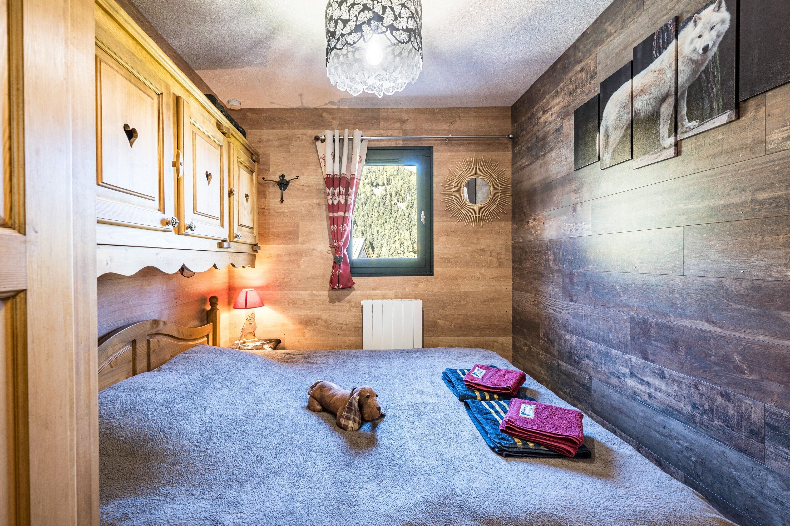 3 chambres, fer et planche à repasser, Wi-Fi, draps fournis