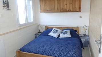 3 slaapkamers, een strijkplank/strijkijzer, wifi, beddengoed