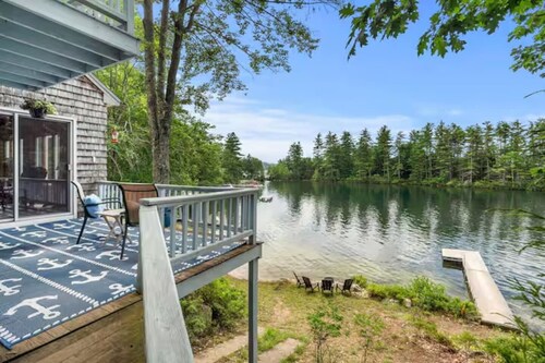 Merrymeeting Lake Private Beach, Gazebo & Hot Tub