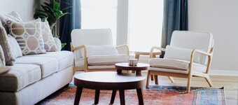 Inviting 2BR Stay Close to MOB