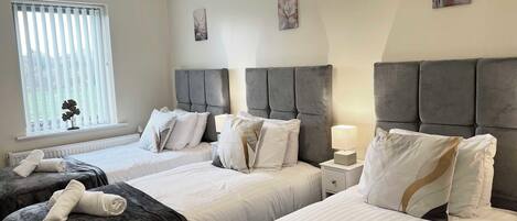 4 bedrooms, free WiFi, bed sheets