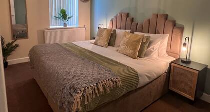 Leicester LE3 Stay • Free Parking • Quiet Area