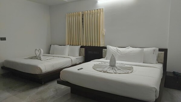 Deluxe Double Room, Mountain View | Free WiFi