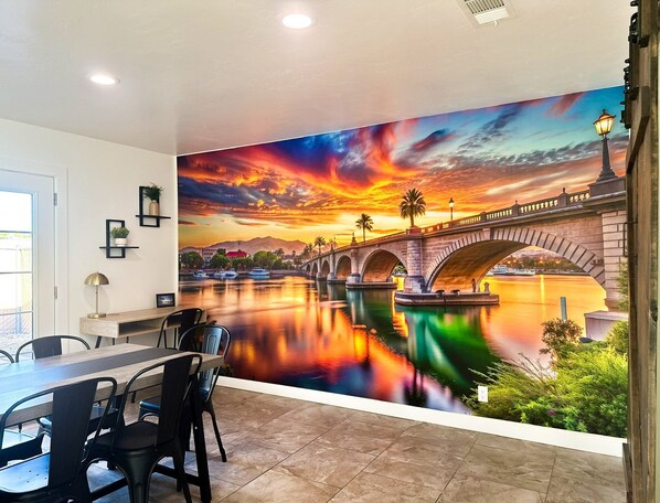 Dining - Endless Summer, Pool/Theatre/Boat Parking/Walk to London Bridge! (Lake Havasu City)