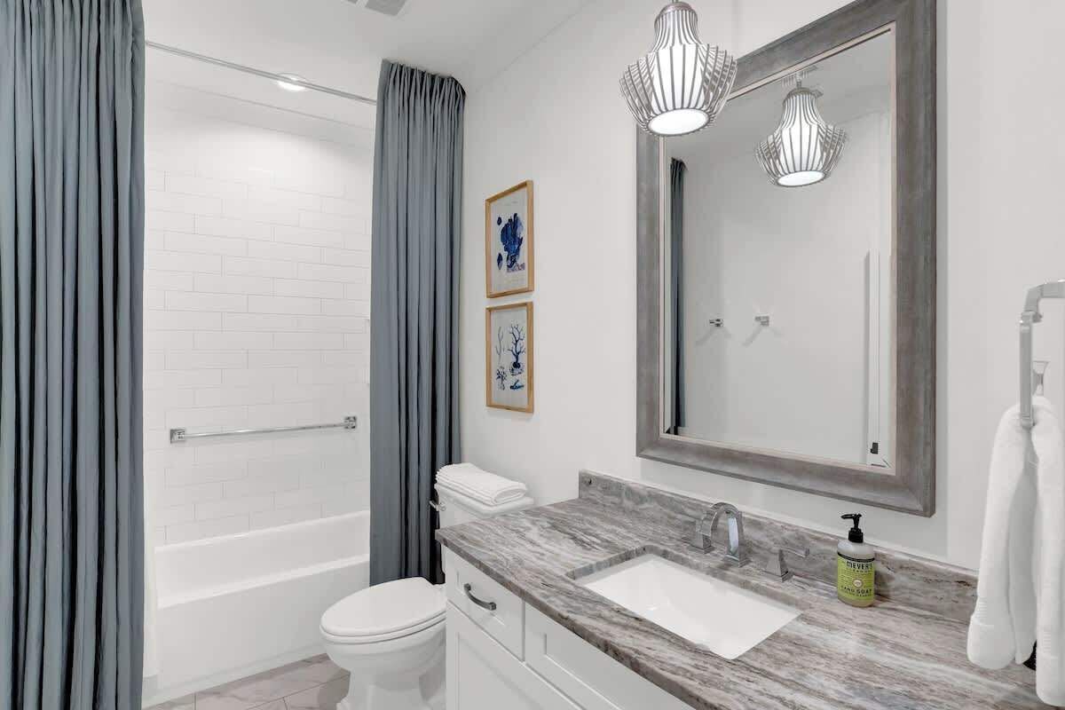 Suihku, hiustenkuivaaja