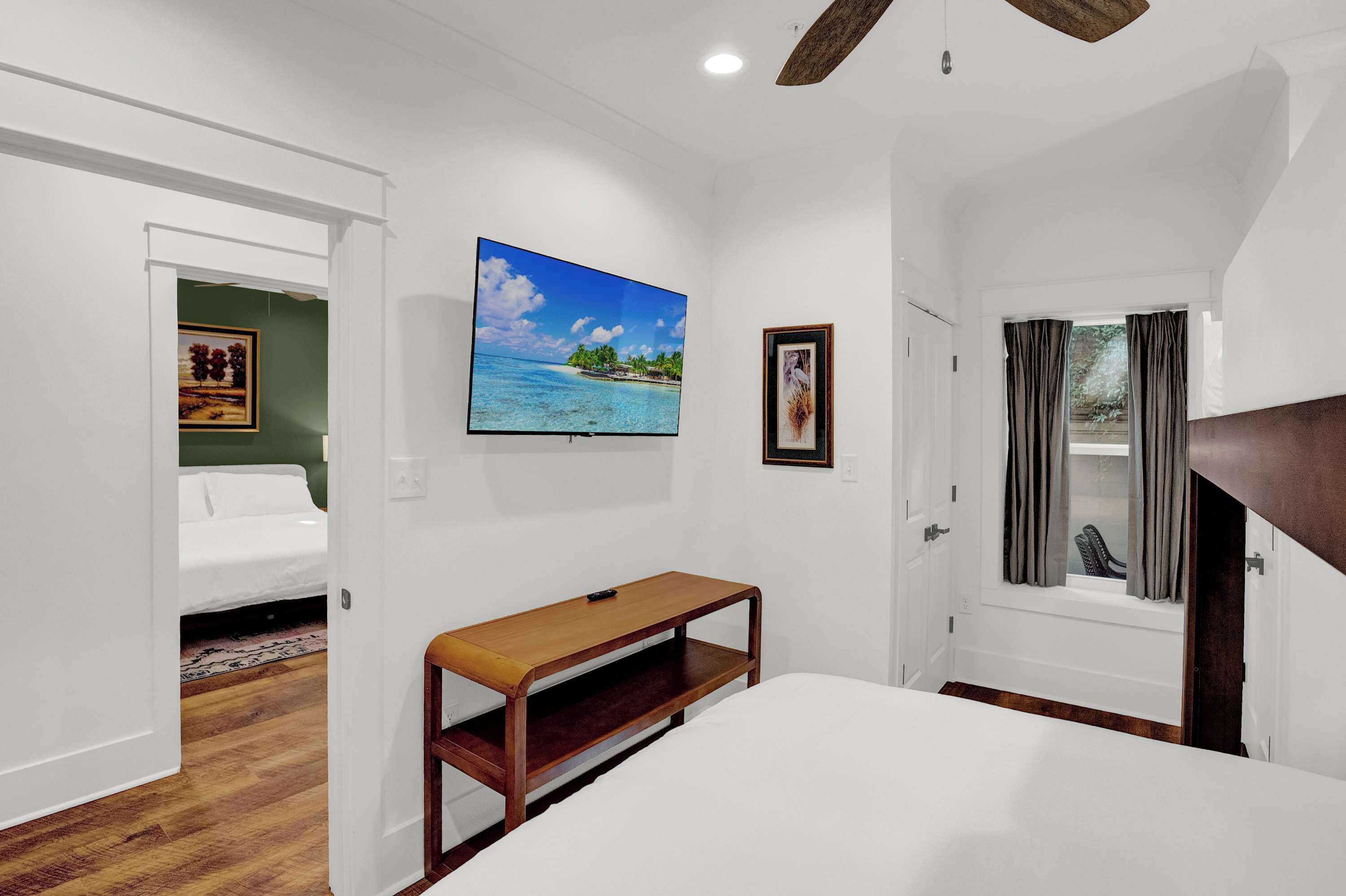 2 bedrooms, iron/ironing board, WiFi, bed sheets