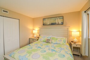 3 chambres, fer et planche à repasser, Wi-Fi, draps fournis