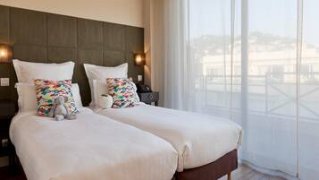 Casa | 3 dormitorios y tabla de planchar con plancha