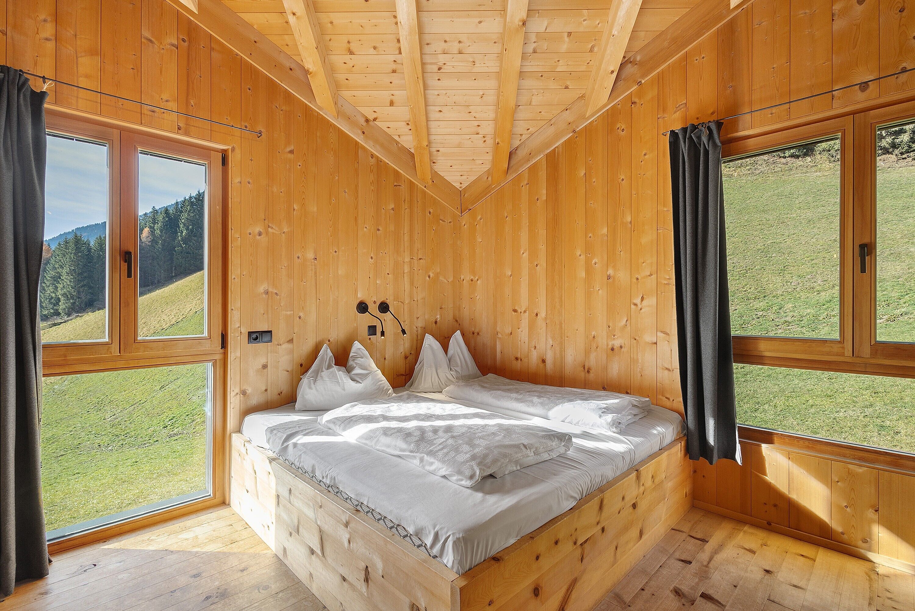 2 bedrooms, WiFi, bed sheets, wheelchair access
