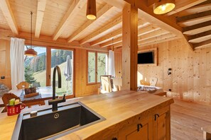 2 quartos, Wi-Fi, roupa de cama, acesso para cadeiras de rodas