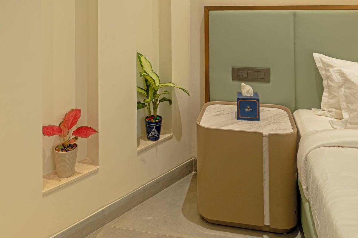 Premium Room | Desk, laptop workspace, iron/ironing board, free WiFi