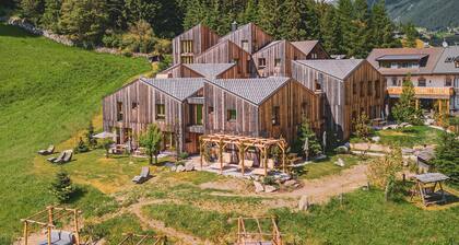 Chalet 'Groudo Michl 1' mit Bergblick, privater Terrasse und WLAN