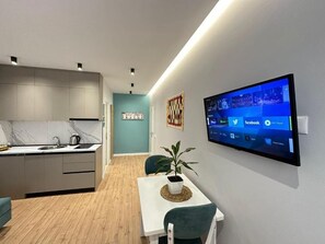 Apartamento básico | Área de estar | Smart TV