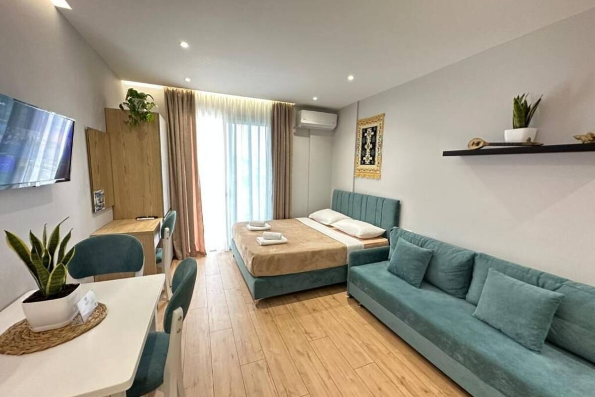 Basic Apartment | Laptop workspace, iron/ironing board, WiFi (free)