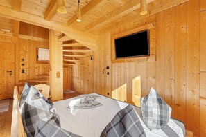 1 bedroom, WiFi, bed sheets, wheelchair access