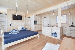 WiFi, bed sheets, wheelchair access
