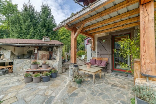 Apartment 'Chalet Des Heureux' with Lake View, Private Terrace and Wi-Fi