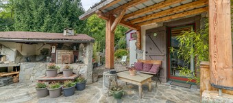 Apartment 'Chalet Des Heureux' with Lake View, Private Terrace and Wi-Fi