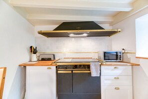 Micro-ondes, four, plaque de cuisson, lave-vaisselle