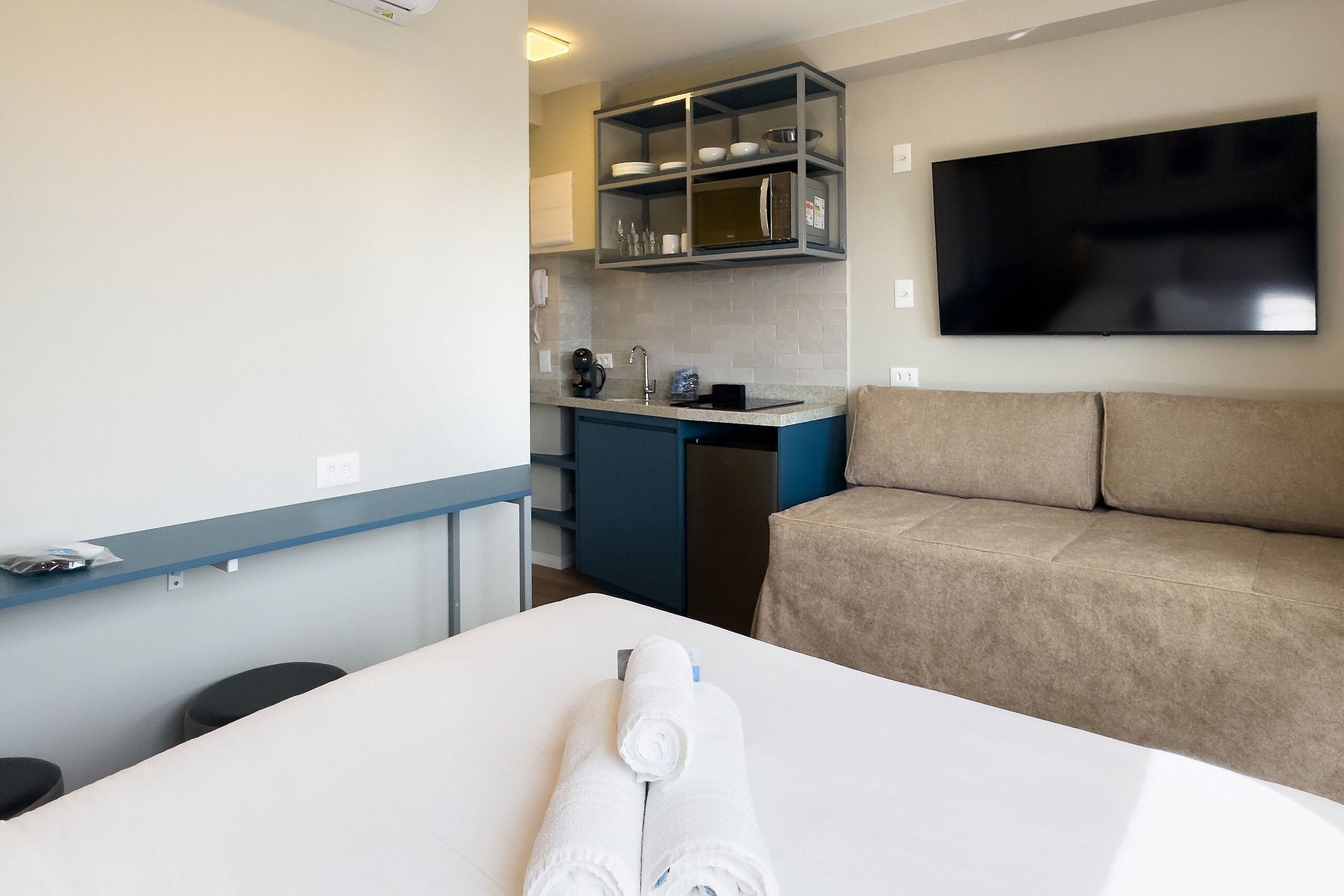 Family Studio | Premium bedding, memory foam beds, desk, laptop workspace