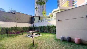 Standard Studio | Outdoor dining