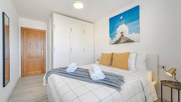 2 slaapkamers, een strijkplank/strijkijzer, wifi, beddengoed