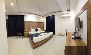 Deluxe Double Room | Free WiFi - The Maple Stays (Gurugram)
