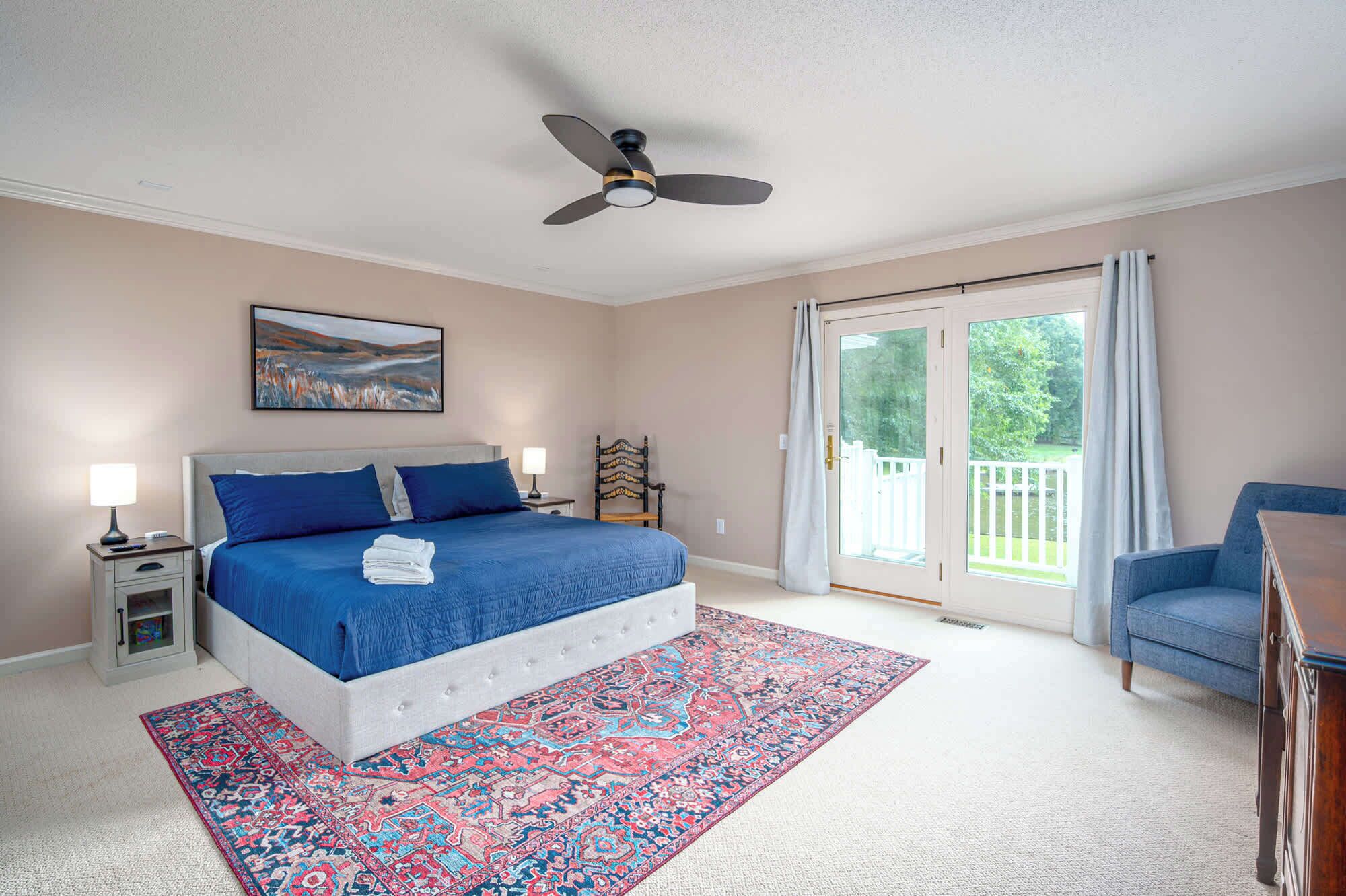 4 bedrooms, desk, iron/ironing board, travel crib