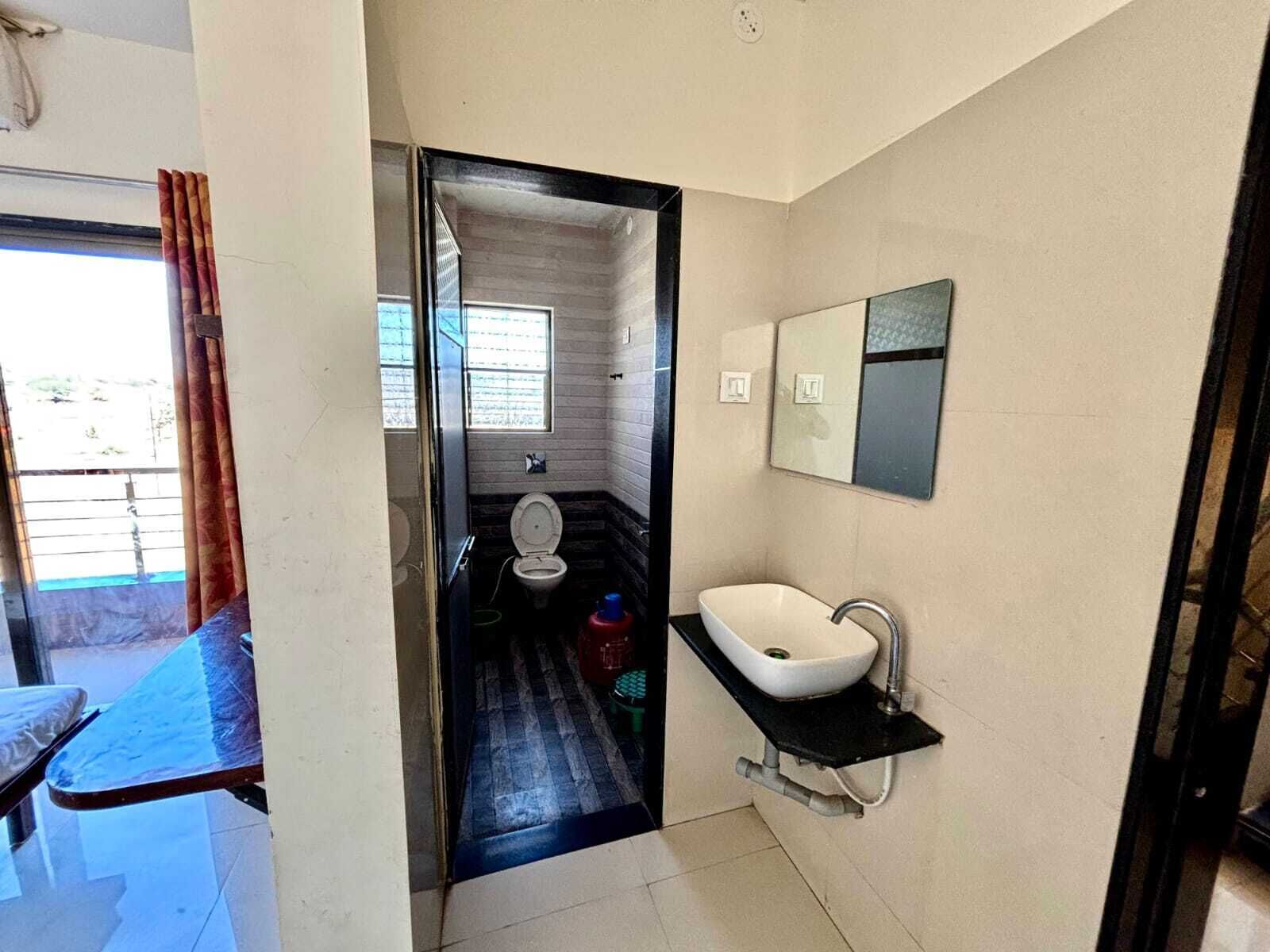 Shower, towels, soap, shampoo