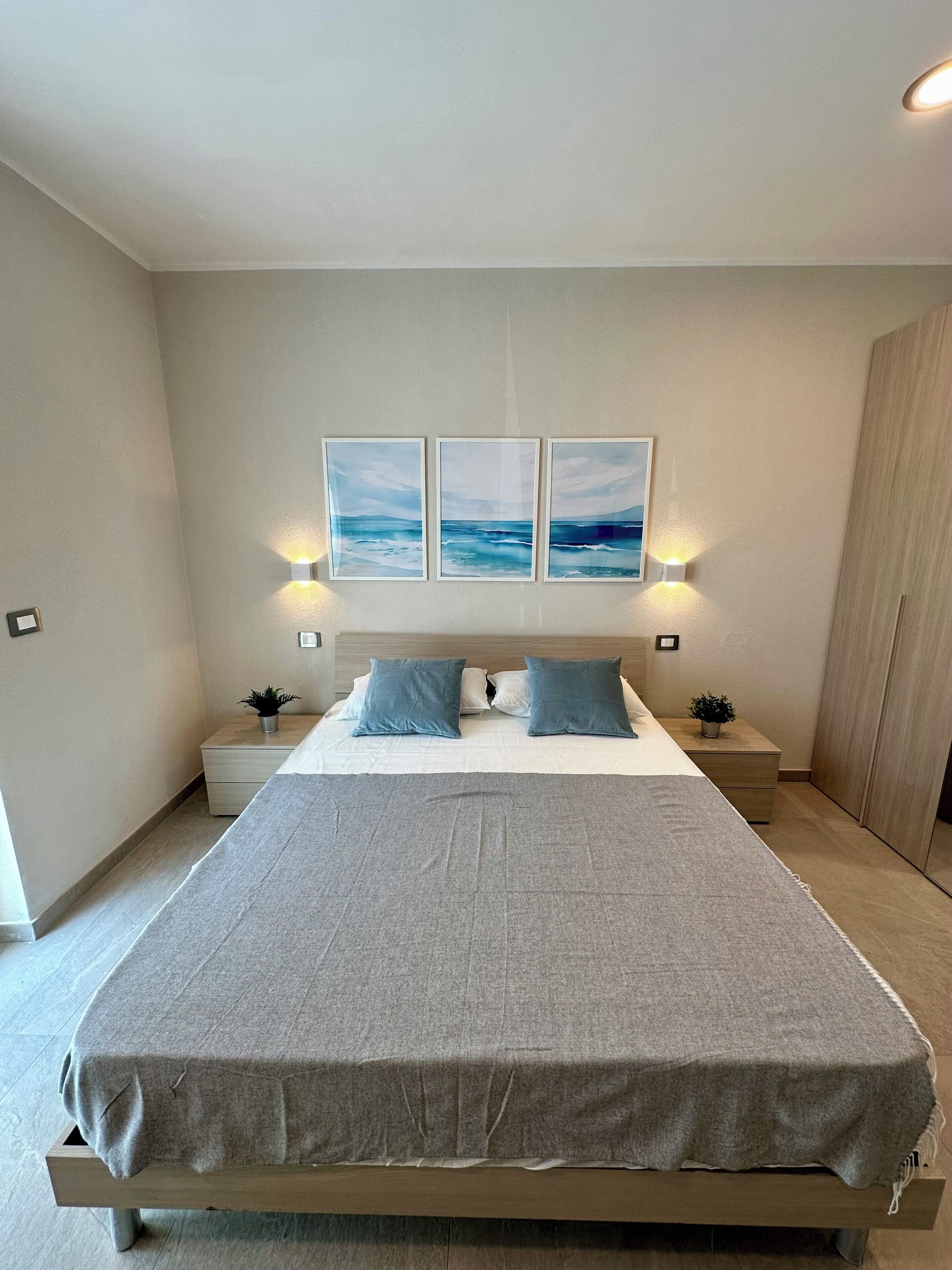 Comfort Apartment, Balcony | Down comforters, desk, laptop workspace, iron/ironing board