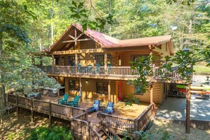 Exterior - 3 Little Cubs- 4 King Ensuites, Spa, Firepit (Blue Ridge)