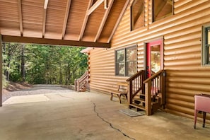 Exterior - Luxury Cabin w/ Spa, Firepit & Game Room (Blue Ridge)