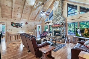 Smart TV, fireplace, stereo