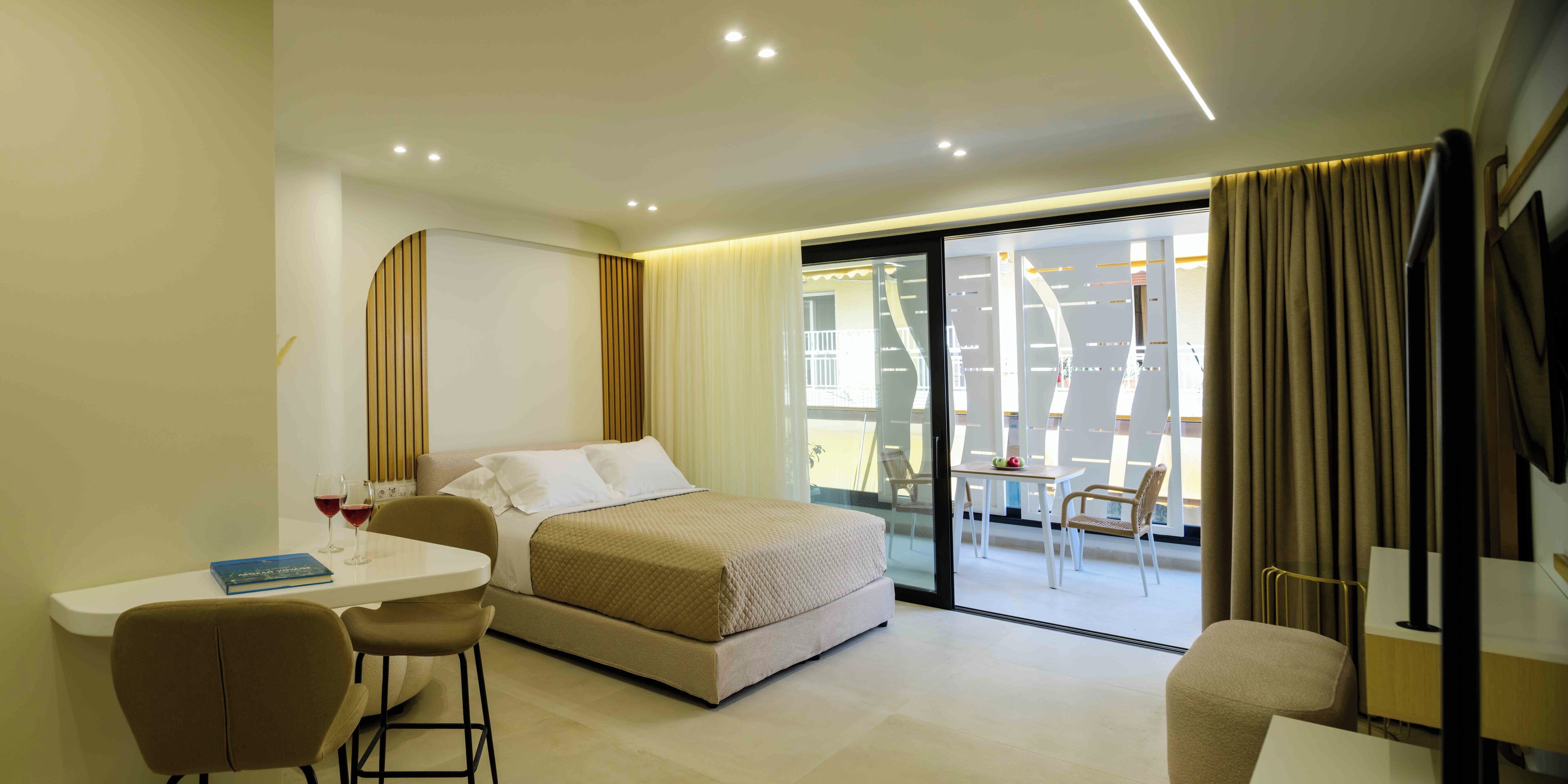 Superior Suite with Outdoor Hot Tub | Zimmersafe, Schreibtisch, Verdunkelungsvorhänge, schallisolierte Zimmer