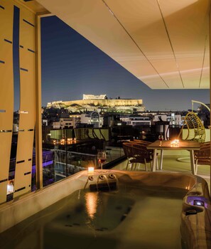 3-Bedroom House with Outdoor Hot Tub & Acropolis View | Terrasse/Patio