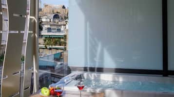 Premium 1-Bedroom Suite with Outdoor Hot Tub | Terrasse/Patio