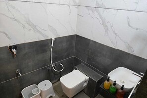 Double Room | Bathroom - Darsh Resort (Talala)