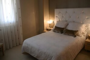 2 bedrooms, bed sheets