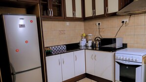 Private kitchen - Inn the woods Entebbe (Entebbe)