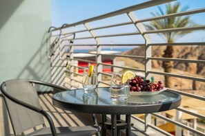 Apartment | Balcony - Red Canyon Peaceful Stay by Sea N' Rent (Eilat)