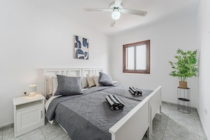 1 chambre, fer et planche à repasser, Wi-Fi, draps fournis